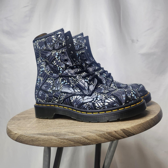 Women’s Dr. Martens 1460 Suede 8-Eye Boot Butterfly Gray Boots Shoes 7 Classic - Picture 2 of 11